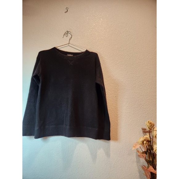 Lord & Taylor 100% Cashmere Black Crewneck Sweater Women's M Medium Pullover - Picture 1 of 5